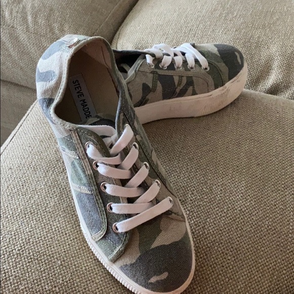 steve madden camo platform